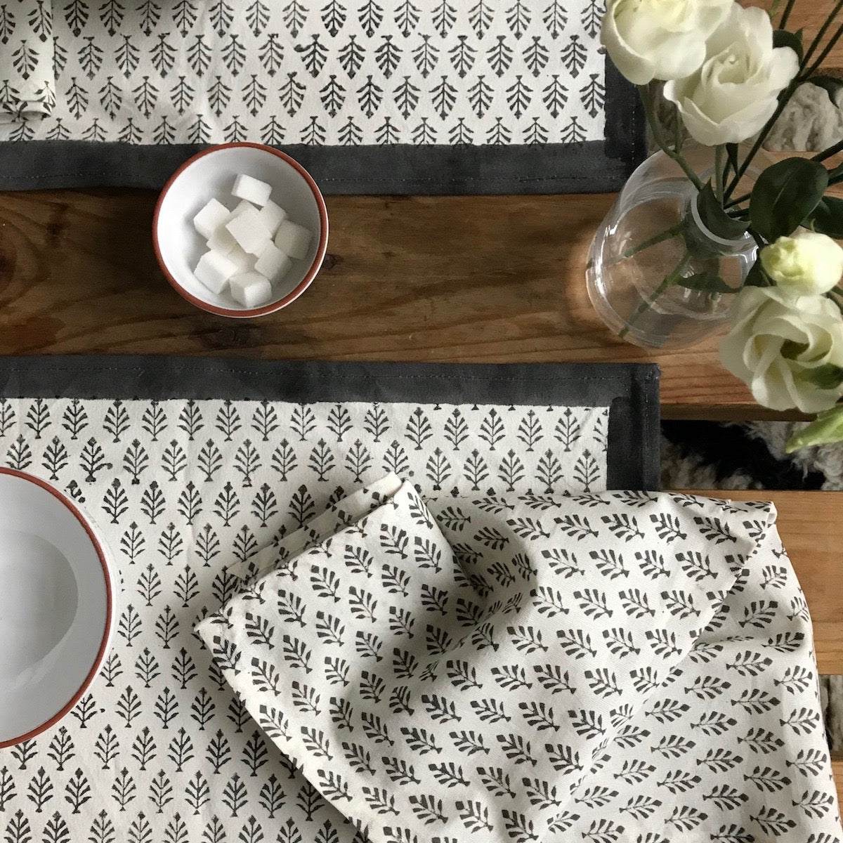 Nappe et serviettes de table assortis Nappe et serviettes de table assortis